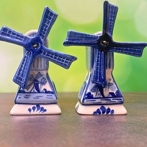 Vintage Delft Blue Windmill Salt & Pepper Set. 1970's. - Picture 2 of 9